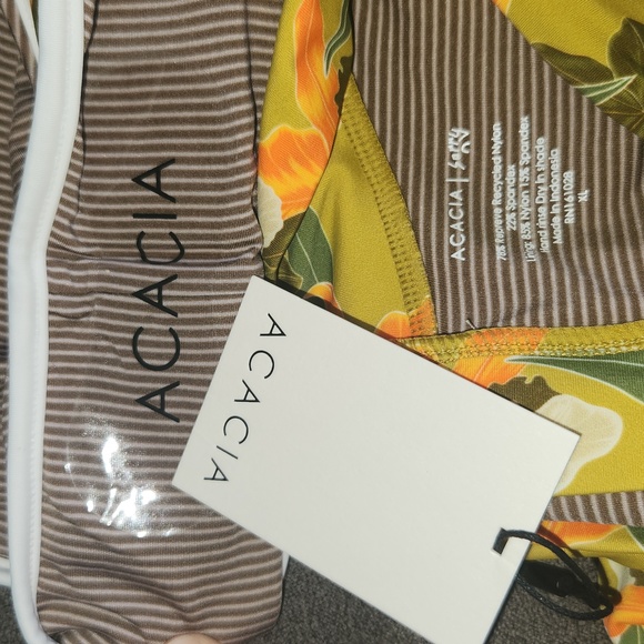 New Acacia Waimea Ehukai Piped Rashguard Surf Suit XL One-Piece Swimsuit Orchid - Picture 12 of 16